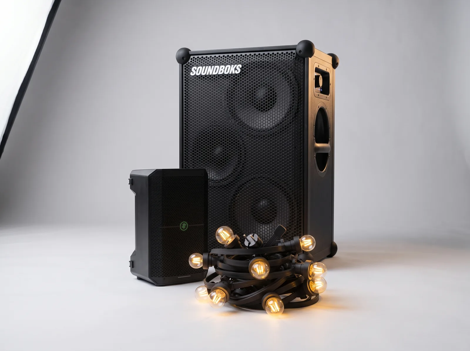 Udendørspakke med Soundboks 4, ekstra batteri og lyskæde
